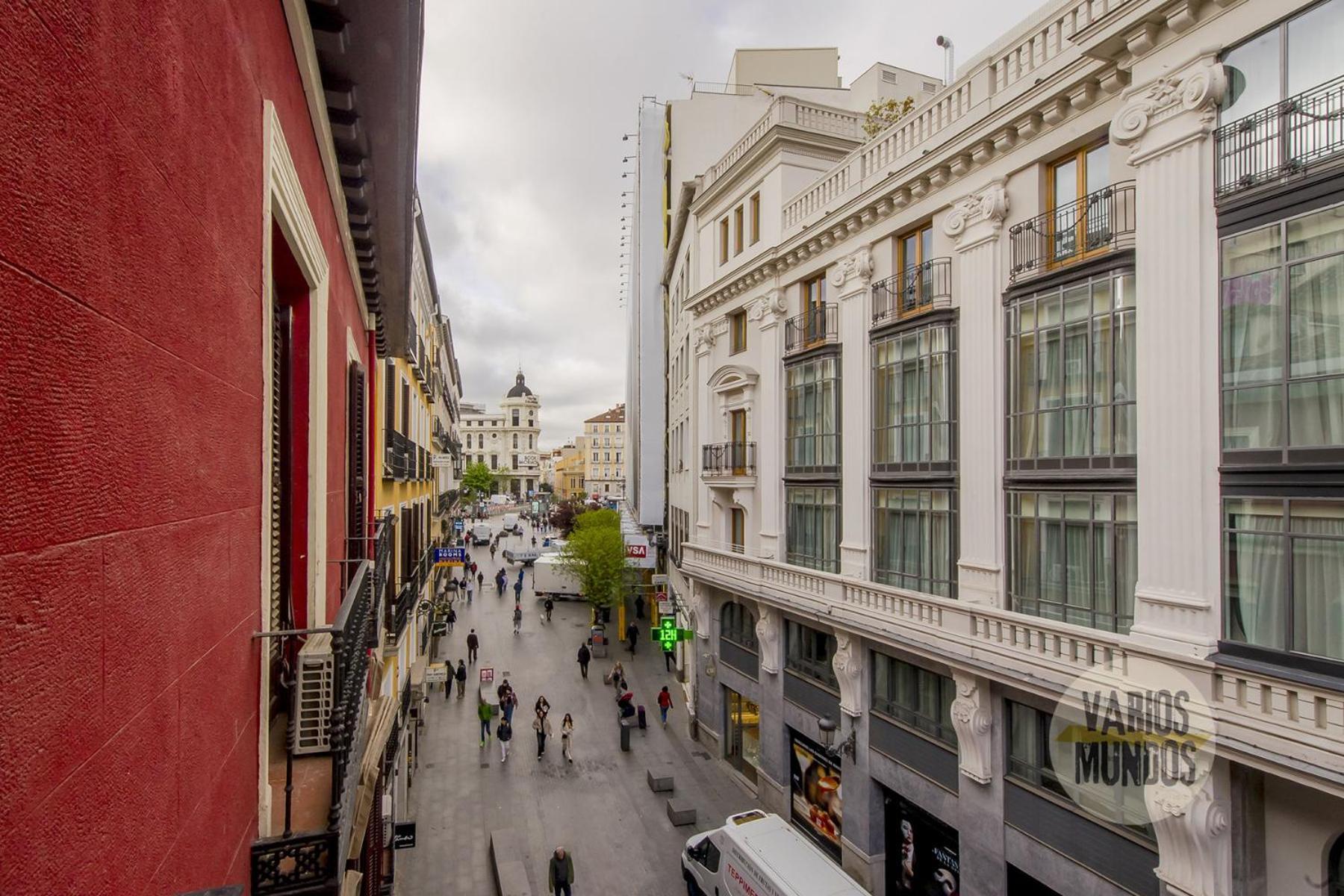 Comodo Y Centrico Loft En Calle Carretas - Madrid Centro, Madrid